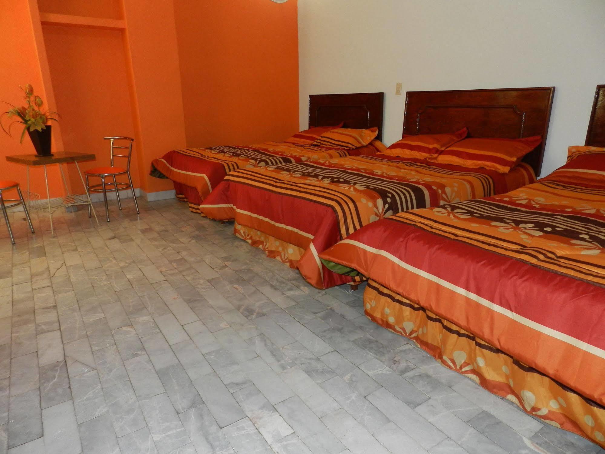 Hotel Posada Ruisenor Сан-Хуан-де-лос-Лагос Экстерьер фото